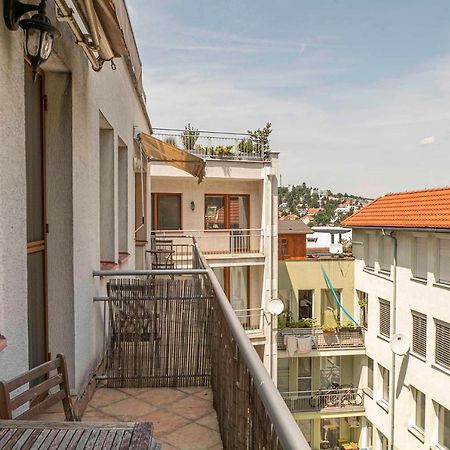Castle View Apartment With Free Parking Братислава Екстериор снимка